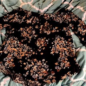 Medium BP off the shoulder floral shirt